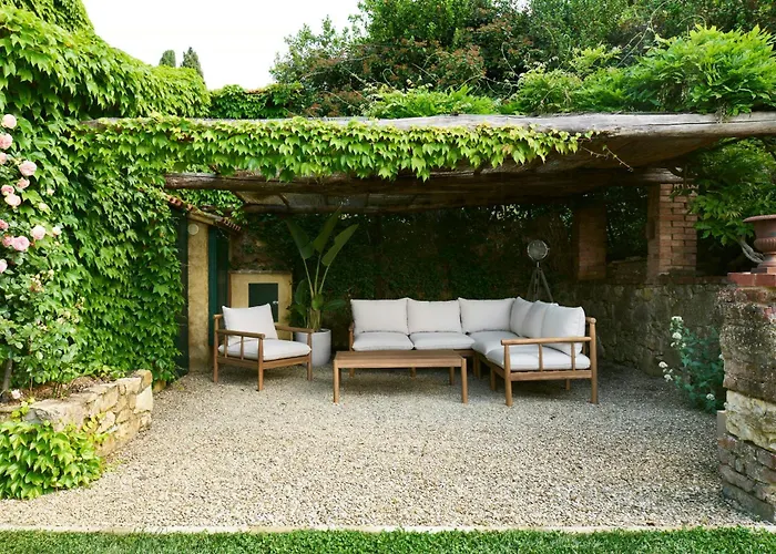 Restored Barn In The Tuscan Hills